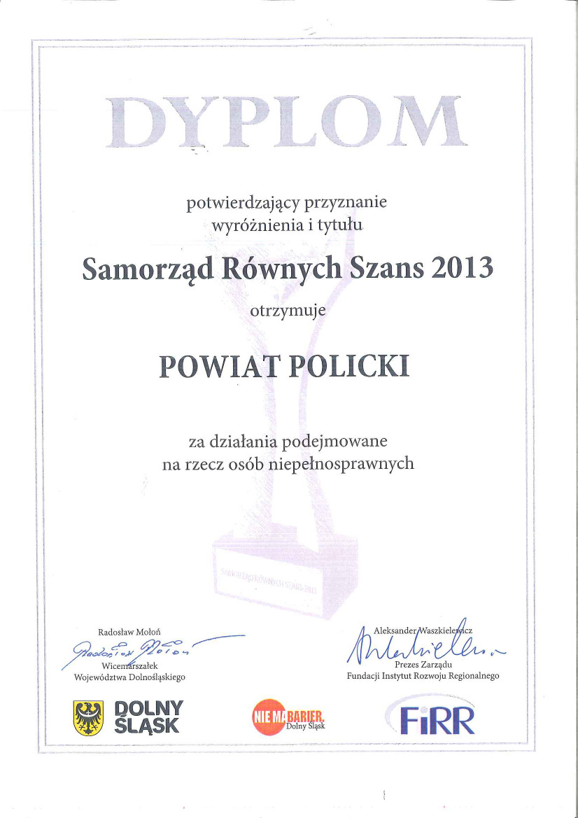 zdjęcie dyplomu dla Powiatu Polickiego przyznającego tytuł Samorządu Równych Szans 2013